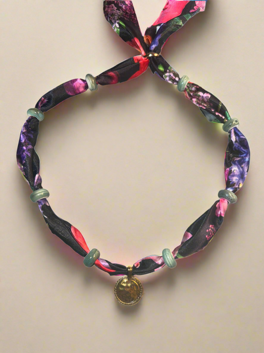 Sesuit Scarf Necklace - Aurealuna